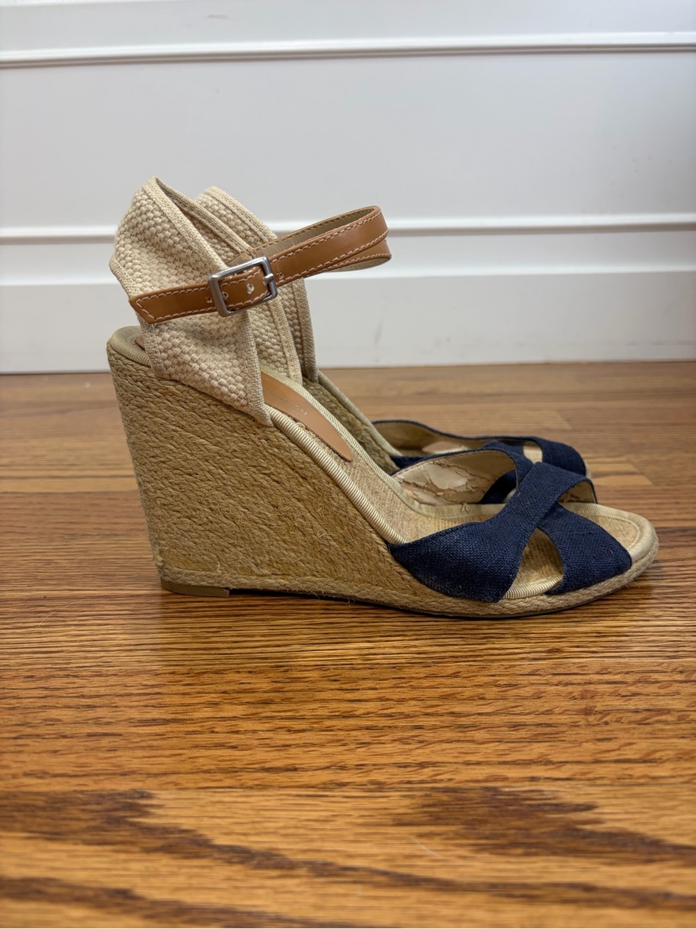 BCBGeneration Navy Wedge Espadrille Sandals (7.5)